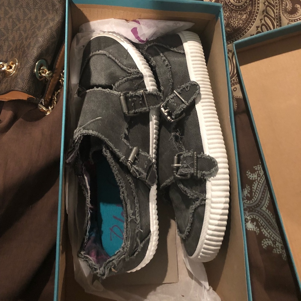 Super cute Twill Sneakers